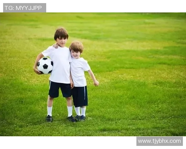 足球巨星与乡村女孩的浪漫爱情故事在绿茵场外绽放的温暖与感动